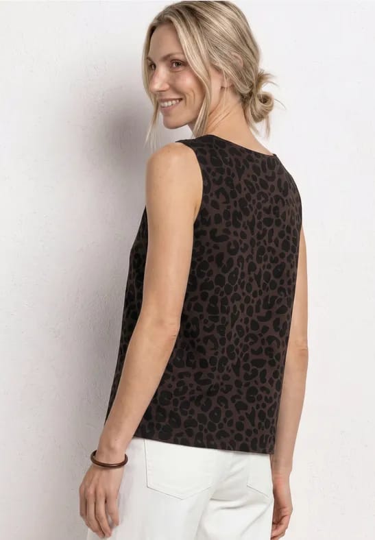 Top met ronde hals en schouderdetails