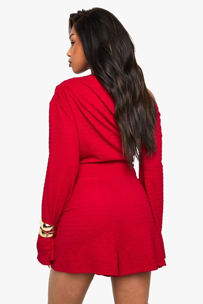 boohoo Dames Getextureerde asymmetrische playsuit | Red | Maat: 8
