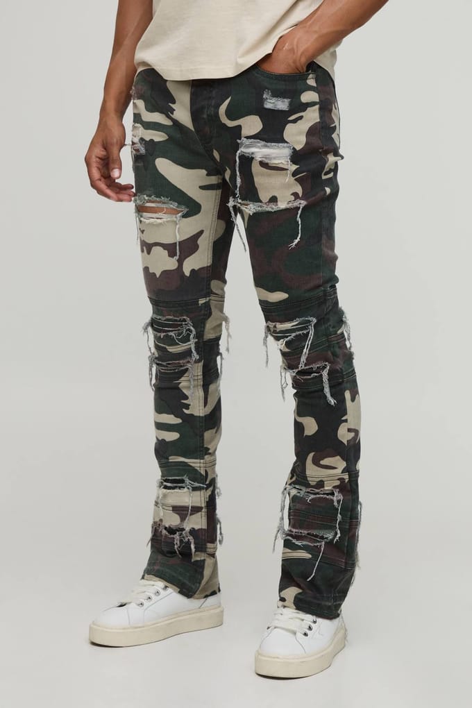 Camo Gestapelde Skinny Flared Distressed Jeans | Khaki | Size 28R