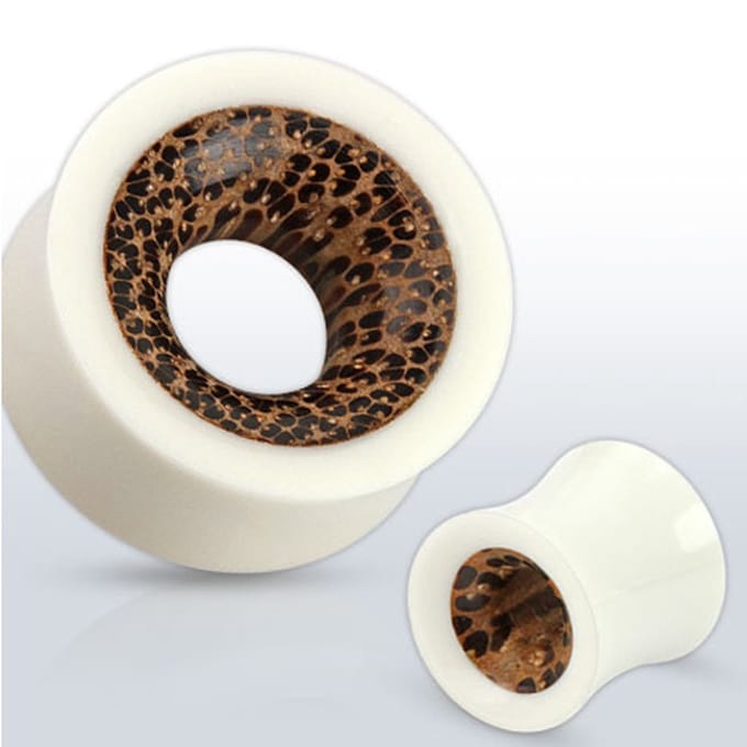 12 mm Double-flared tunnel Coconut Wood en Buffalo Bone