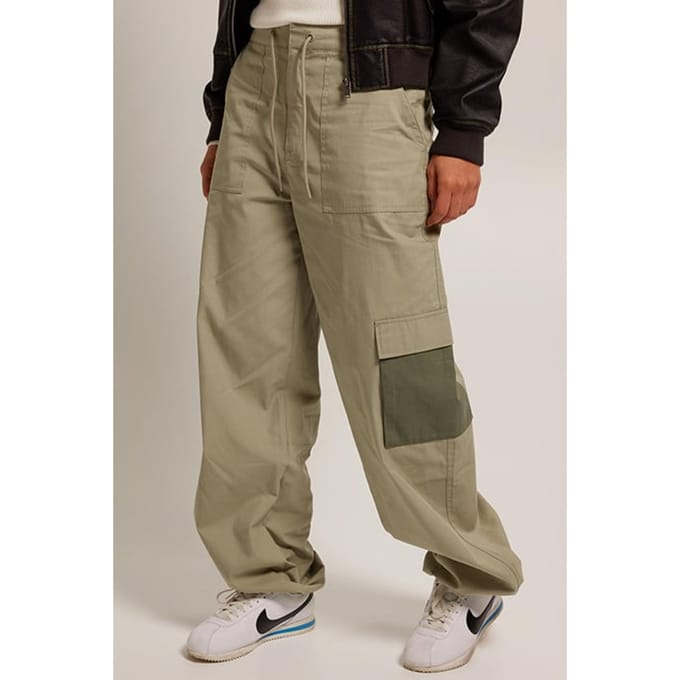 America Today Peppe Light Khaki Taglia: S | Pantaloni cargo Outlet | Donna | Marrone