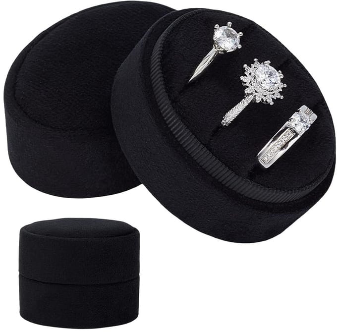 Dailygoods - Fluwelen Ring Doos voor 3 Ringen - Zwart Ovaal Sieradenhouder