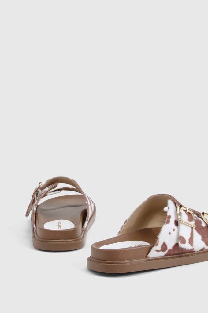 boohoo Dames Cow Print Gespen Sandalen | Tan | Maat: 3