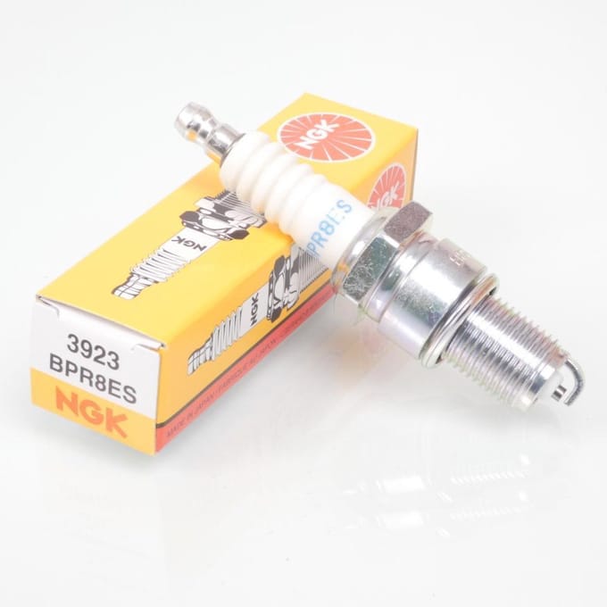 Bougie d'allumage NGK pour Auto BPR8ES Neuf
