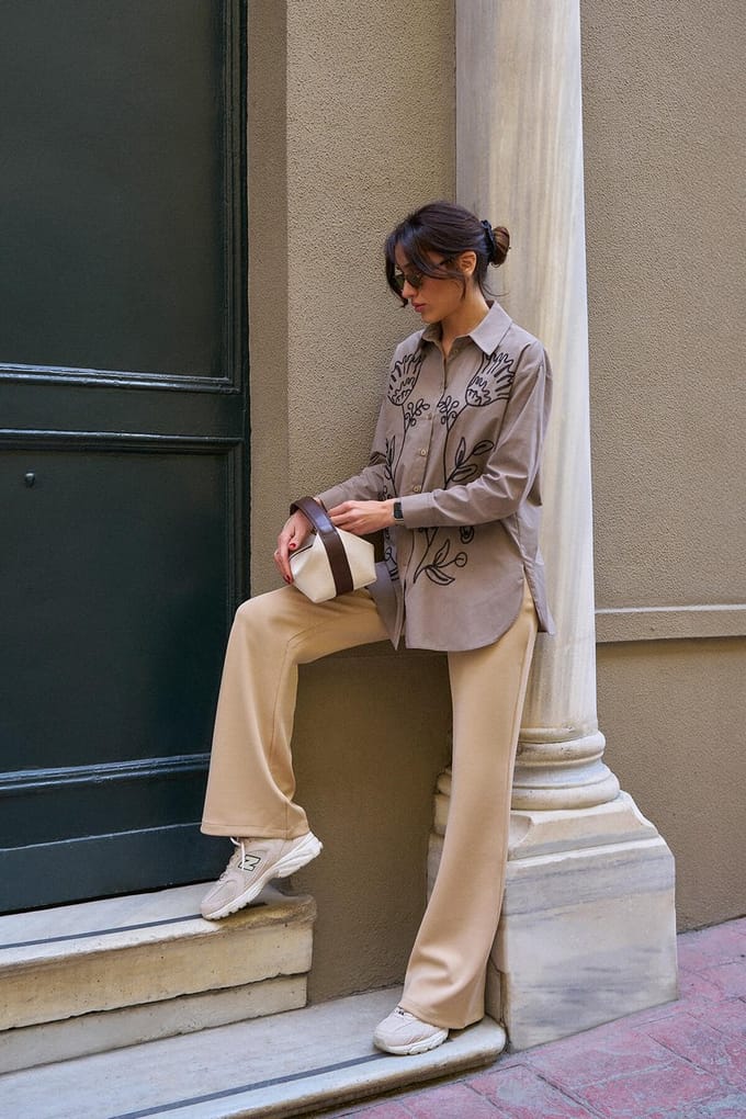Touché Privé - Overhemd met contrastborduursel - Taupe - Dames