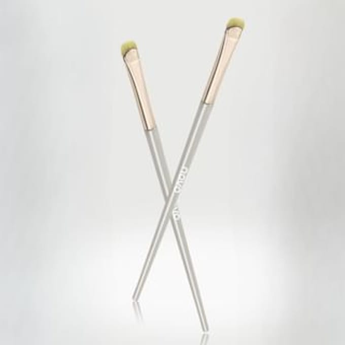 NOVO - Crescent Makeup Brush 1pc