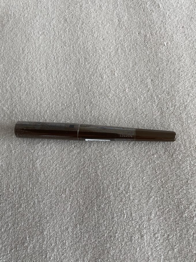 Deliplus eyeliner bruin. Blijft mooi zitten. Vlekt niet. Van het mooie Spaanse merk Deliplus.