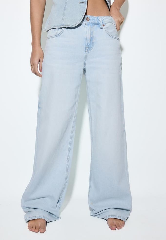 Stradivarius D91 Low-rise wide-leg jeans  LICHTBLAUWE DENIM WASSING 44