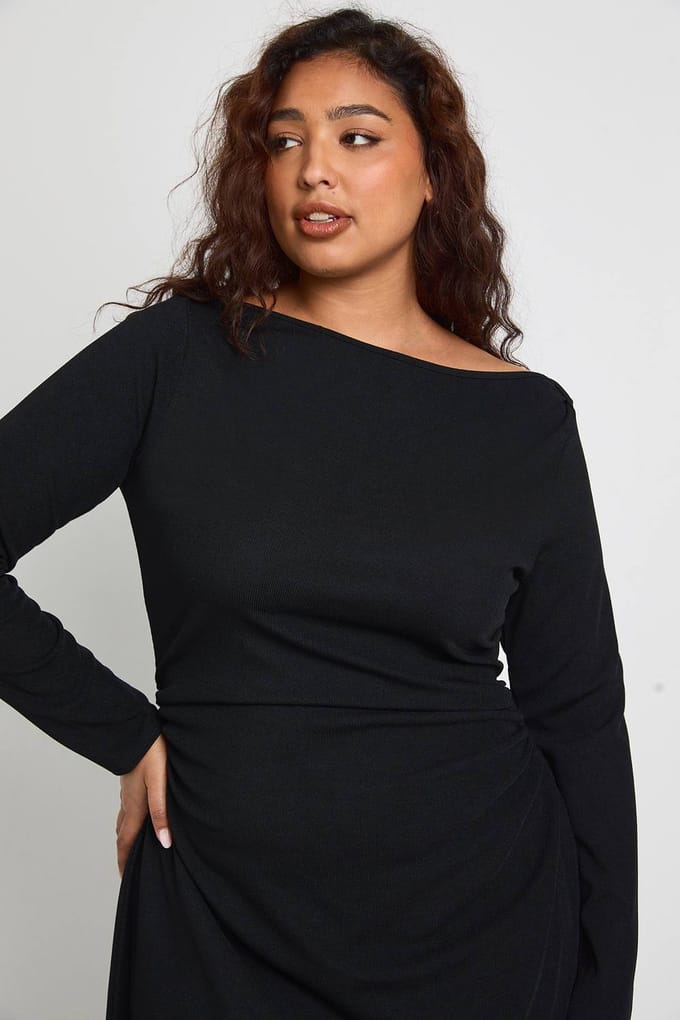 boohoo Dames Plus lange mouwen gerafelde mini-jurk | Black | Maat: 24