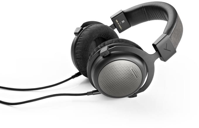 T1 HiFi hoofdtelefoon met kabel, Tesla Technology 32 Ohm, zwart