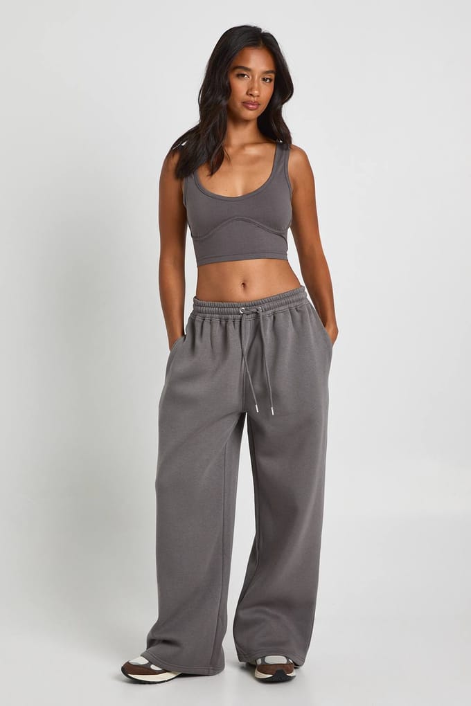 boohoo Dames Petite naaddetail crop top 3-delig capuchon-trainingspak | Houtskool | Maat: Medium