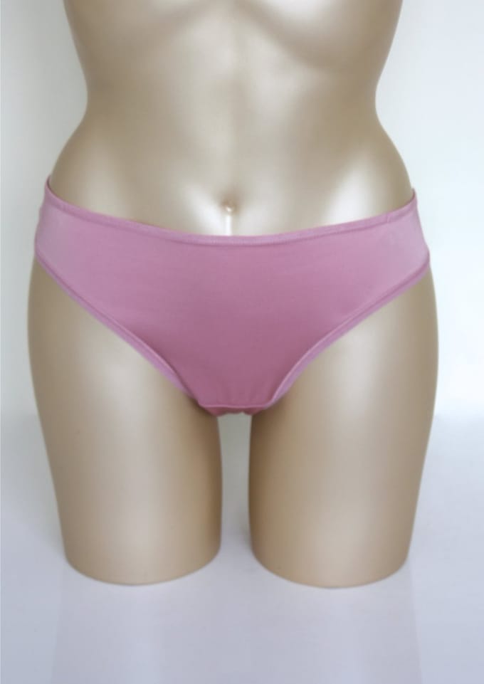 Triumph - True Curves - poeder roze - maat 42 / XL