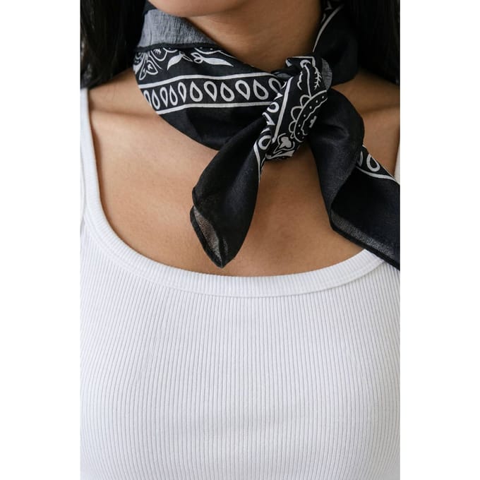 boohoo Dames Paisley Western Halsdoek | Zwart