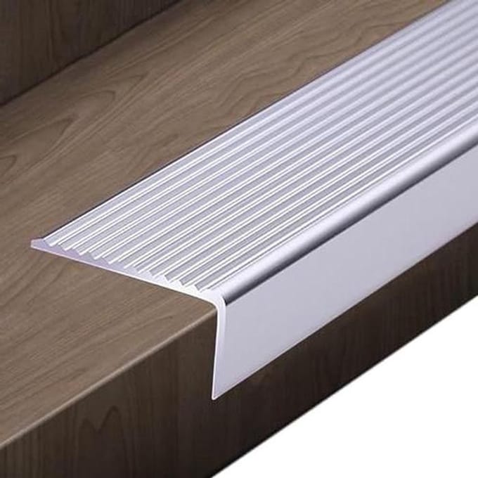 Trapneus Profiel - Antislip Strip - Veilig Lopen - Golvend Ontwerp - 90 cm Lengte - Zilver