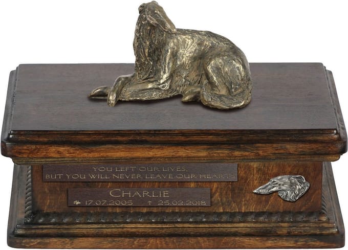 Persoonlijke urn voor Borzoi-hond, met beeldje en houten ontwerp