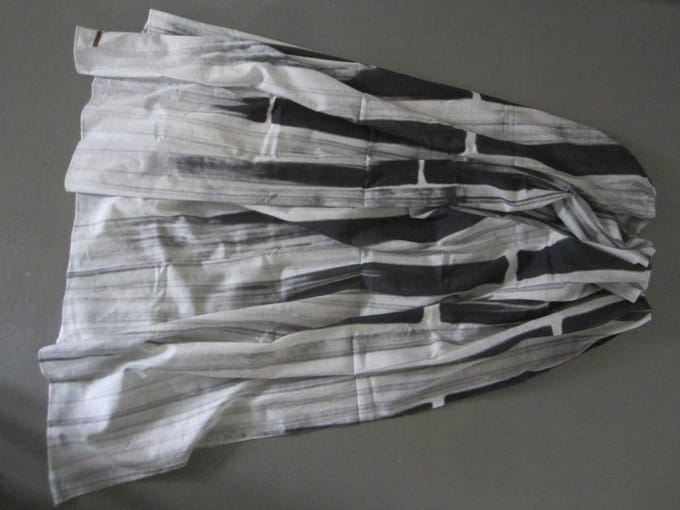 Moscow print offwhite/ antra-black sjaal