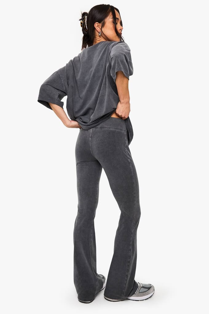 boohoo Dames Acid Wash Uitlopende Legging | Houtskool | Maat: 44