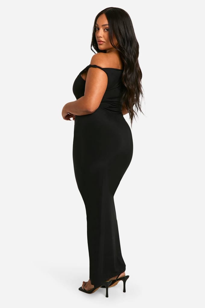 boohoo Dames Plus Slinky Twist Shoulder Maxi Jurk | Zwart | Maat: 56