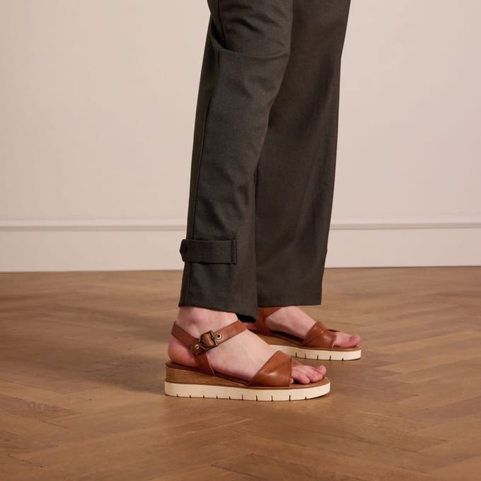 No Stress - Dames - Cognac leren sandalen met witte zool - Maat 38