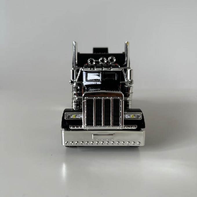 USEme - truck - heavy truck - 1:24 - zwart - Peterbilt