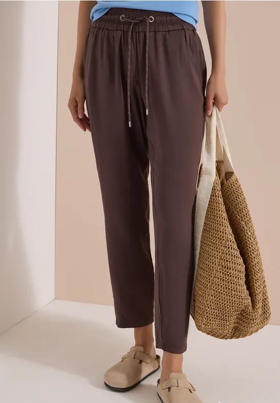 Mid Waist Slim Leg broek in Loose Fit