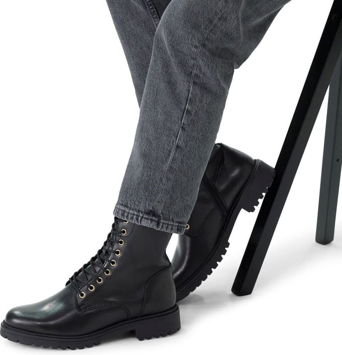No Stress - Dames - Zwarte leren veterlaarsjes - Maat 37