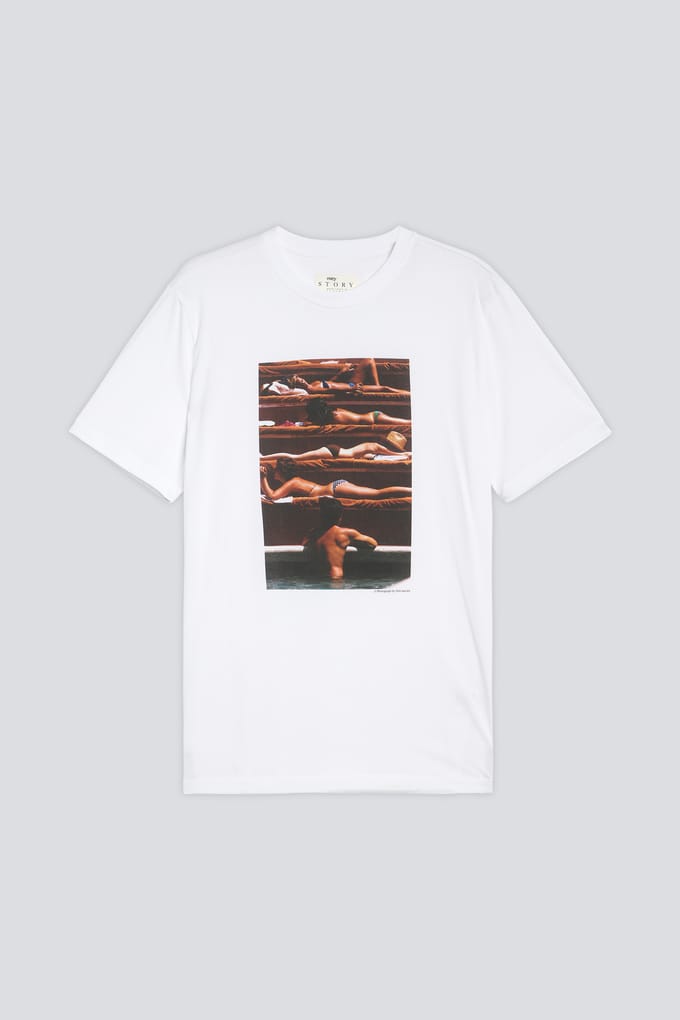 T-shirt Serie Photograph by Slim Aarons Wit