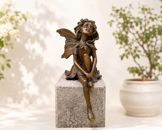 ZITTENDE ENGEL / BRONZEN BEELD / FEE / BRONZEN ELFJE