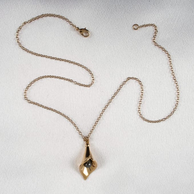 Sylvie Monthulé | Gouden Dames Ketting | Aronskelk