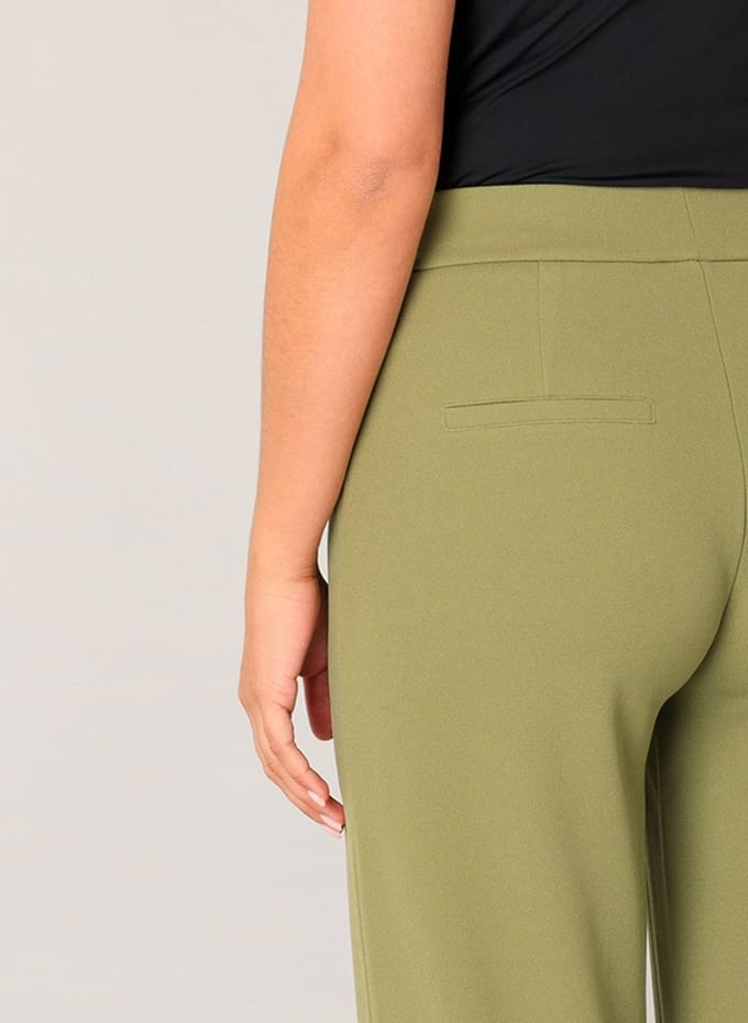 BASE LEVEL Yarah Broek - Green - maat W46 / L30