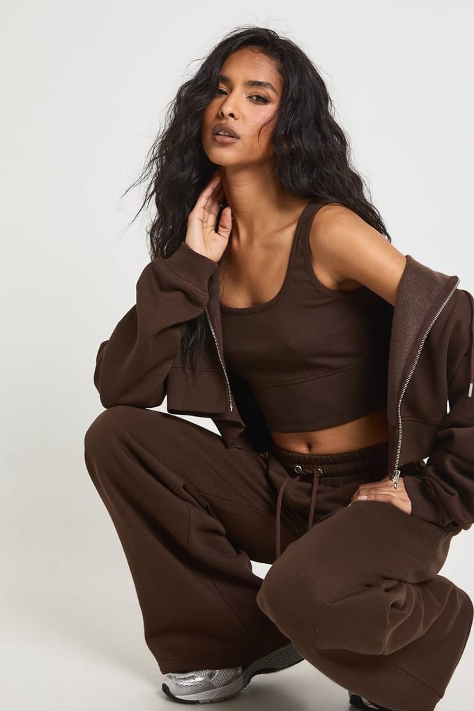 boohoo Dames Diepe zoom croptop 3-delig trainingspak met capuchon | Chocoladebruin | Maat: Small