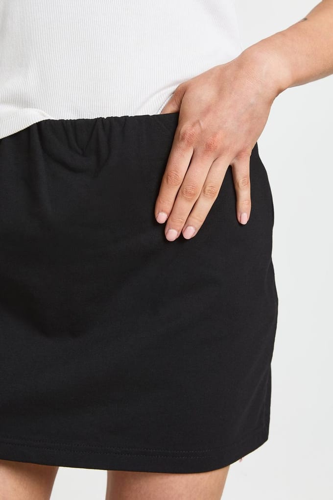 boohoo Dames Petite Basic Jersey Skort | Black | Maat: 6