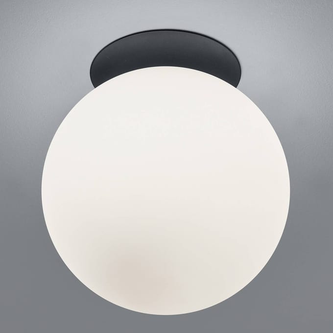 HELL Blob plafondlamp, opalen glazen bolkap, Ø 30 cm