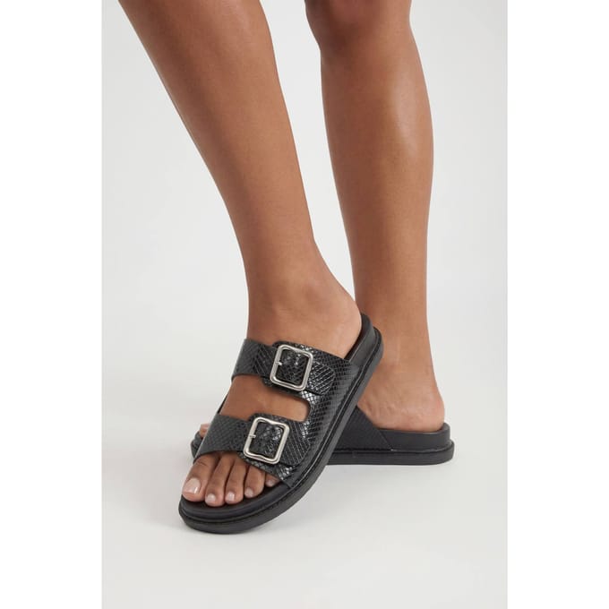 boohoo Dames Platform Slippers Met Gespsluiting En Dubbele Bandjes | Black | Maat: 4