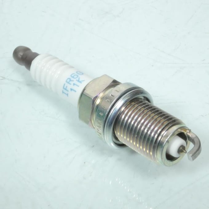 Ngk Iridium Ifr6g-11k Bougie Wit