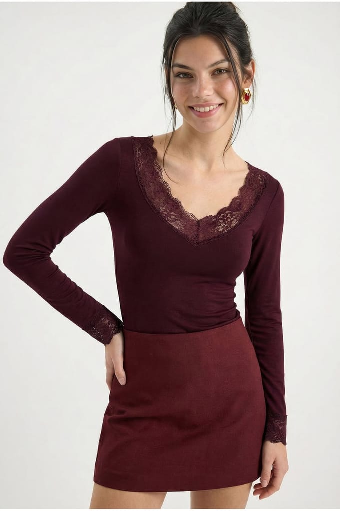 Blouse met V-hals en kantdetails