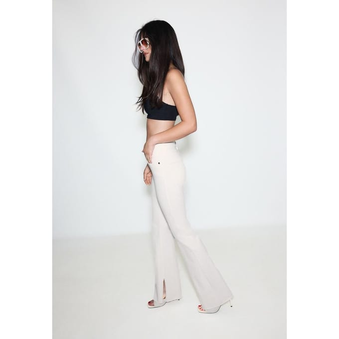 Stradivarius D74 Stretch jeans met klokkende pijpen en split  Vanille 32