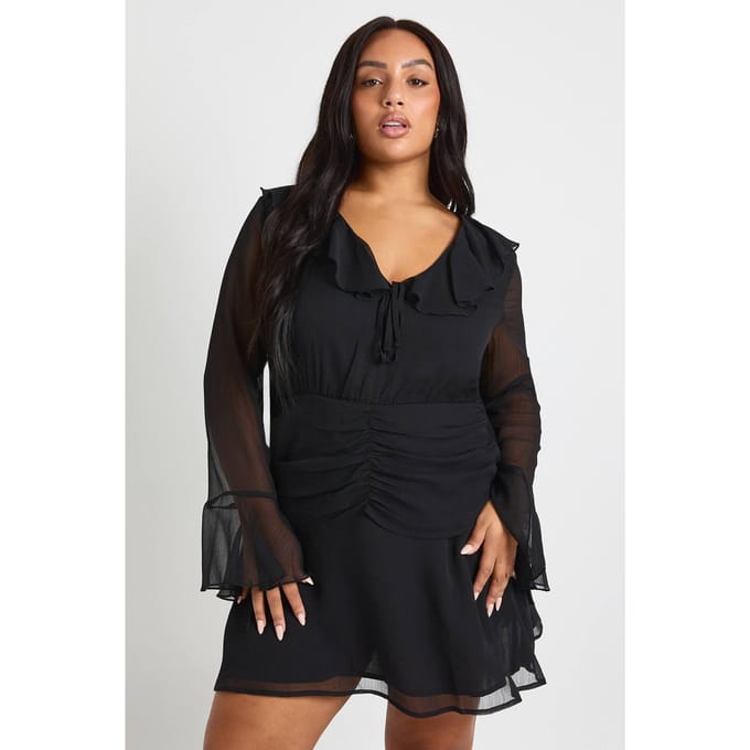 boohoo Dames Plus chiffon skaterjurk met geraffleerde taille | Black | Maat: 26