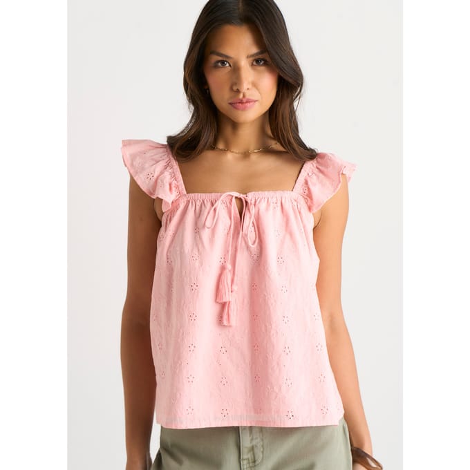 Roze top met ruches en broderie anglaise
