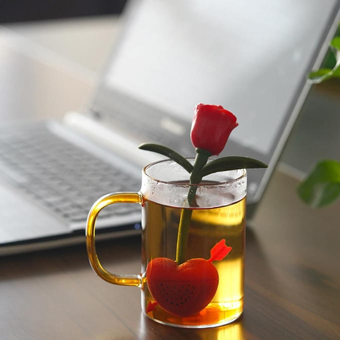 Rozen Thee Zeef Thee Infuser Hittebestendig Herbruikbaar Rozenvorm Silicone Losse Blad Thee Infusers rood
