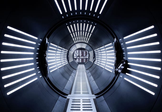 Komar Fotobehang Star Wars Tunnel 368x254 cm zwart