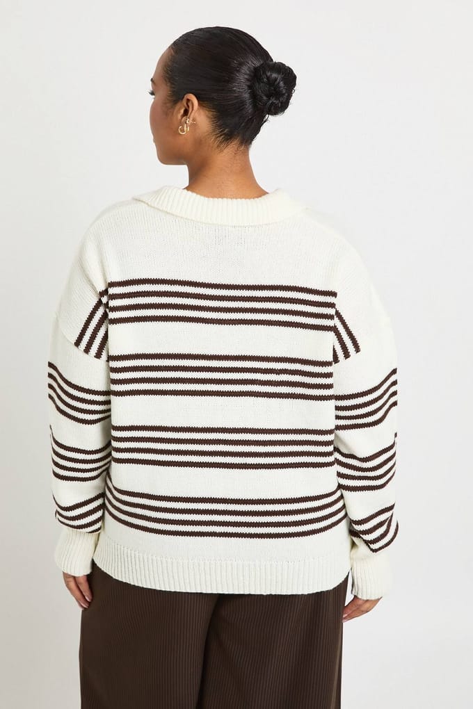 boohoo Dames Plus opgekraagde gestreepte trui | Ecru | Maat: 48-50