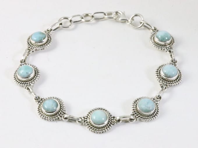 Bewerkte zilveren armband met larimar