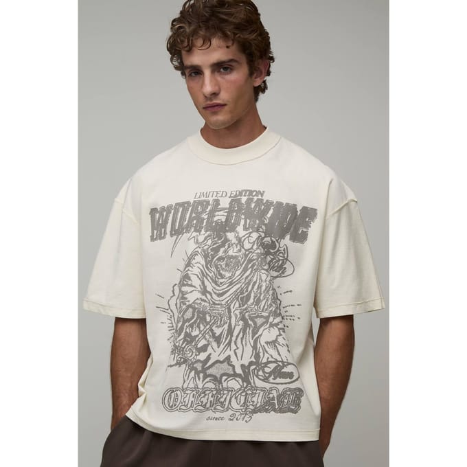 Ecru Oversized Boxy T-shirt Met Worldwide Reaper Print En Zichtbare Naden | Size Small