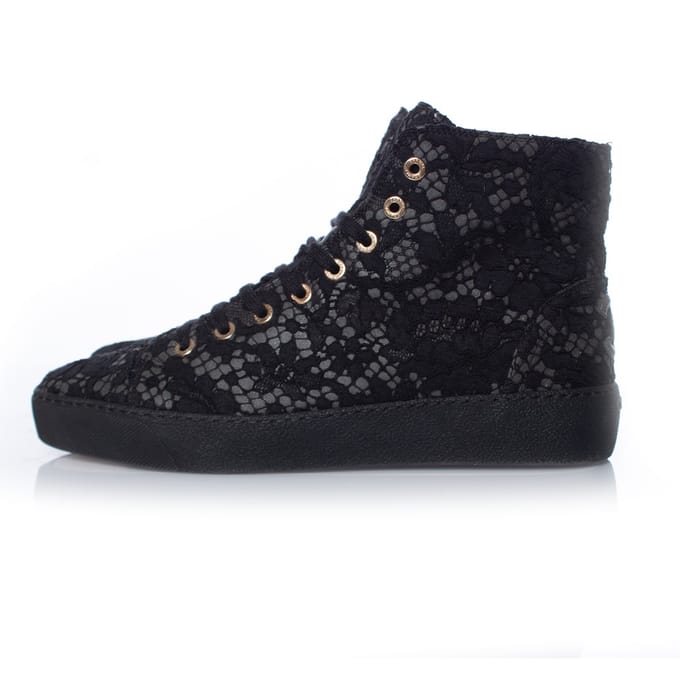 Hoge vetersneakers