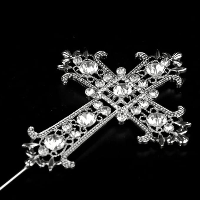 Topper Metalen Zilveren Kruis Met Diamanten