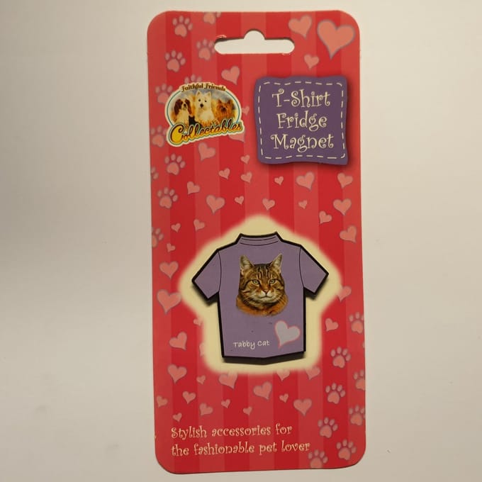 Magneet in t-shirt vorm cyperse kat