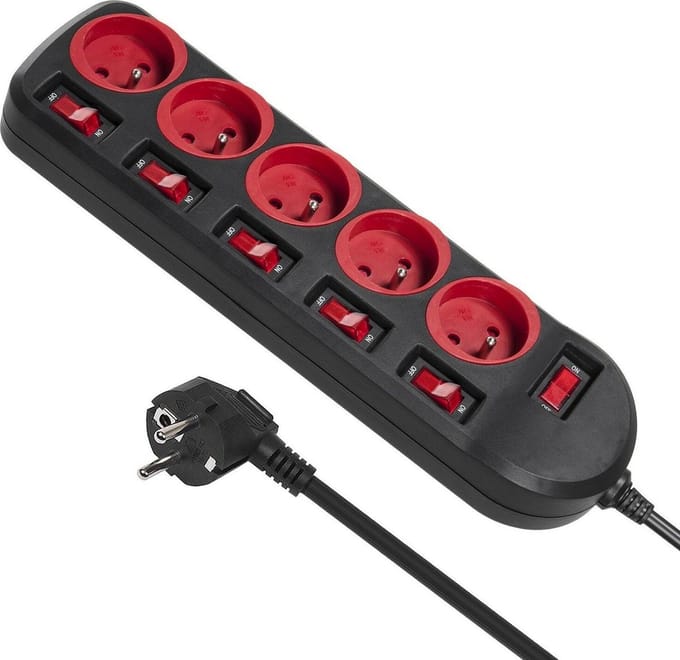 Maclean - Stekkerdoos 5-voudig met schakelaars met penaarde - 1,5 m - 250VAC / 10A