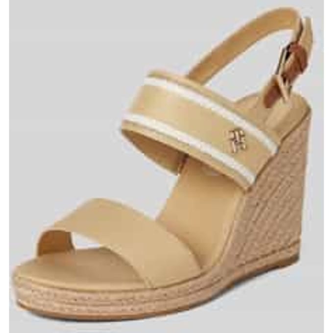 Sandalen met labelapplicatie en sleehak