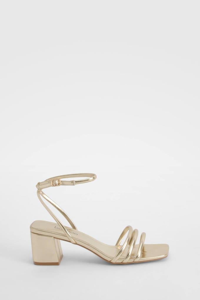 boohoo Dames Square Toe Triple Strap Low Block Heel Sandals | Goud | Maat: 37